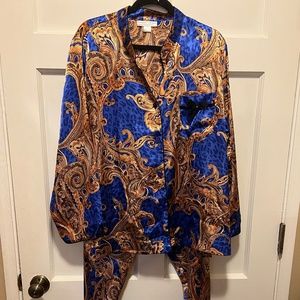 Women’s plus size 2 piece satin Panama set